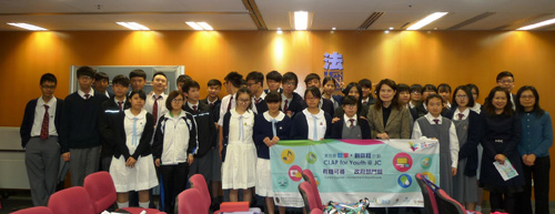 Picture shows the Assistant Director of Legal Aid / Policy and Development, Ms Doris Lui (second right in the first row), Legal Aid Counsel / Civil Litigation (2), Mr Ivan Yim (first right in the second row) and Senior Law Clerk II / Application and Processing, Miss Gillian Yu (first right in the first row) with the students after the visit.